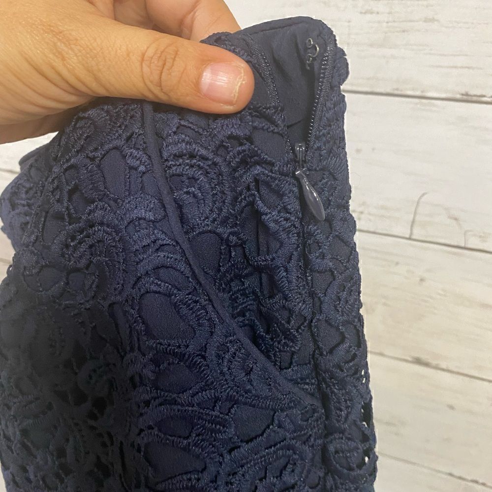 Banana Republic Eyelet Navy Blue Skirt Size 2 - Picture 7 of 7